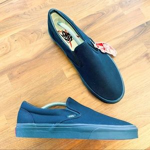 Vans Men’s Classic Slip-On in Black & Black Size 10.5